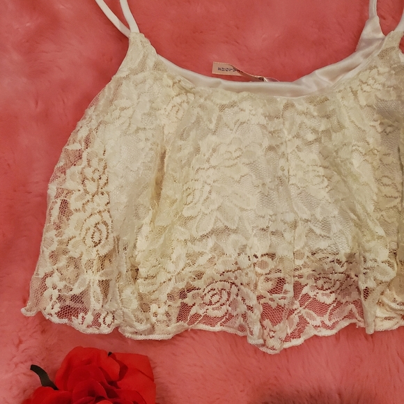 Lace crop top - Picture 3 of 4